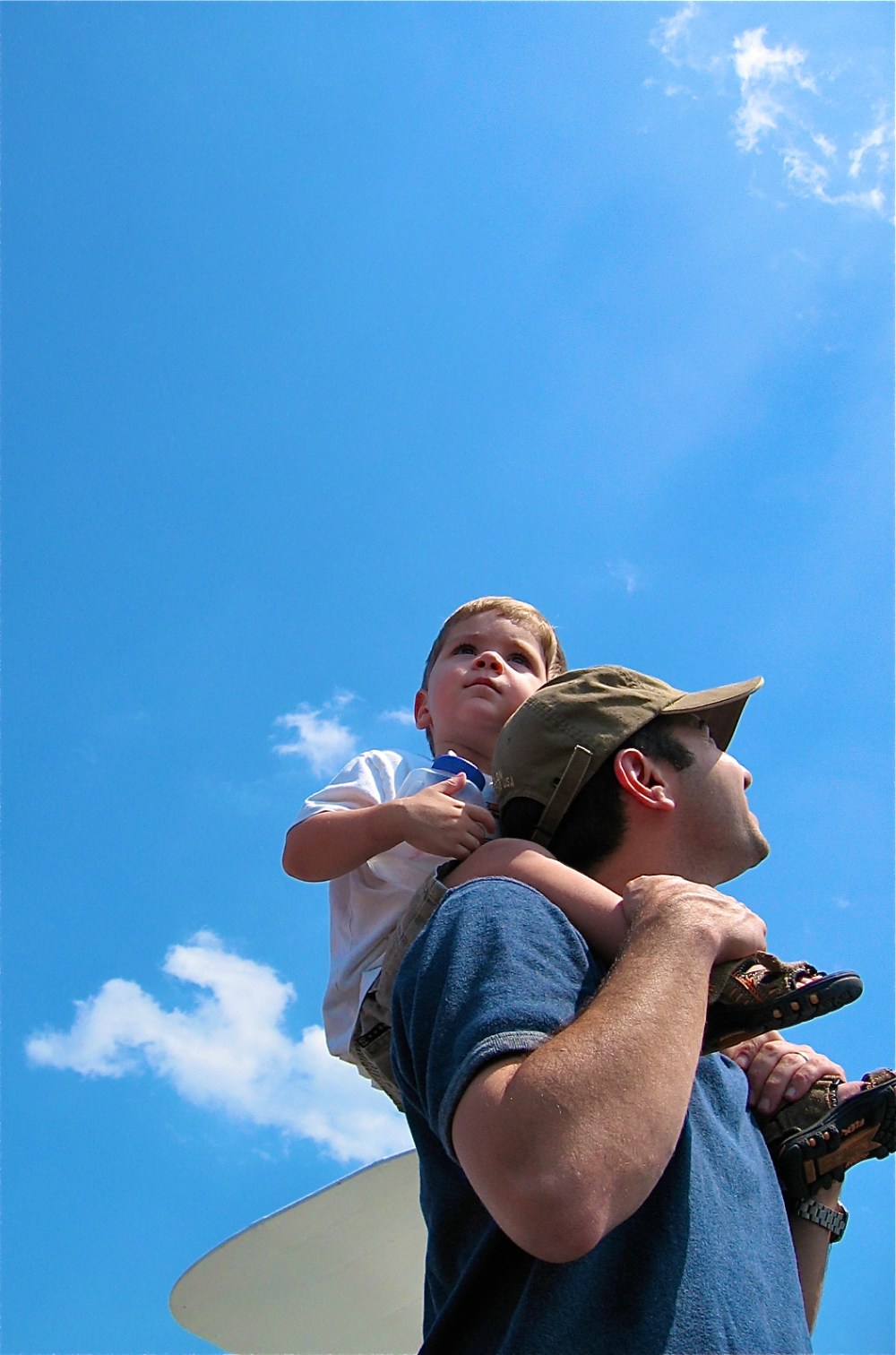 look up, in the sky, do you see it