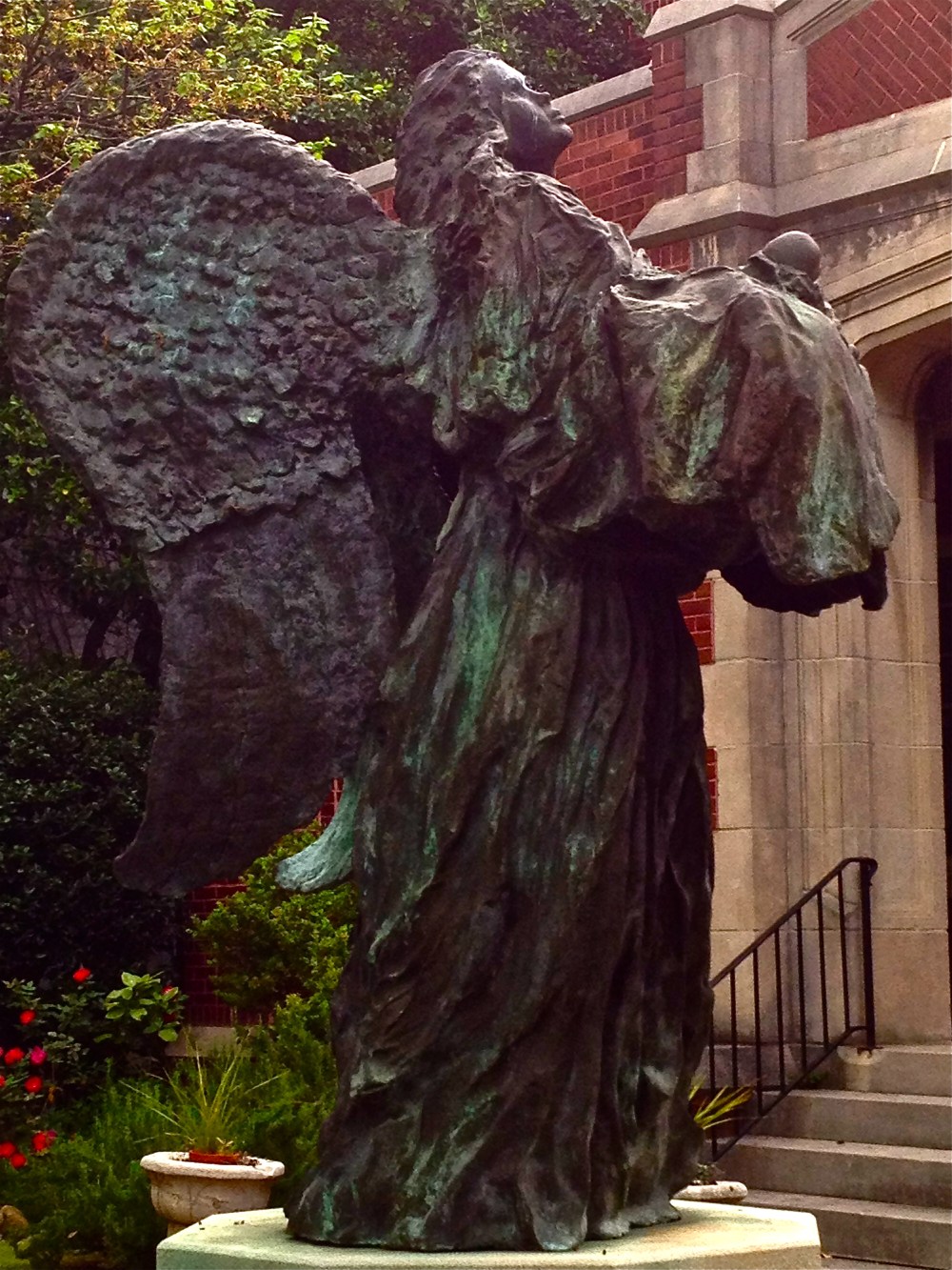 This angel has so many colors