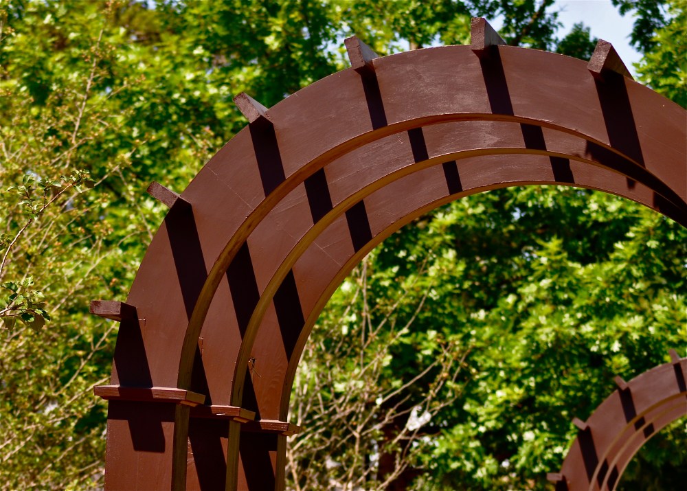 These arches are in front of the library, screaming for a wedding I wonder if that was their intention