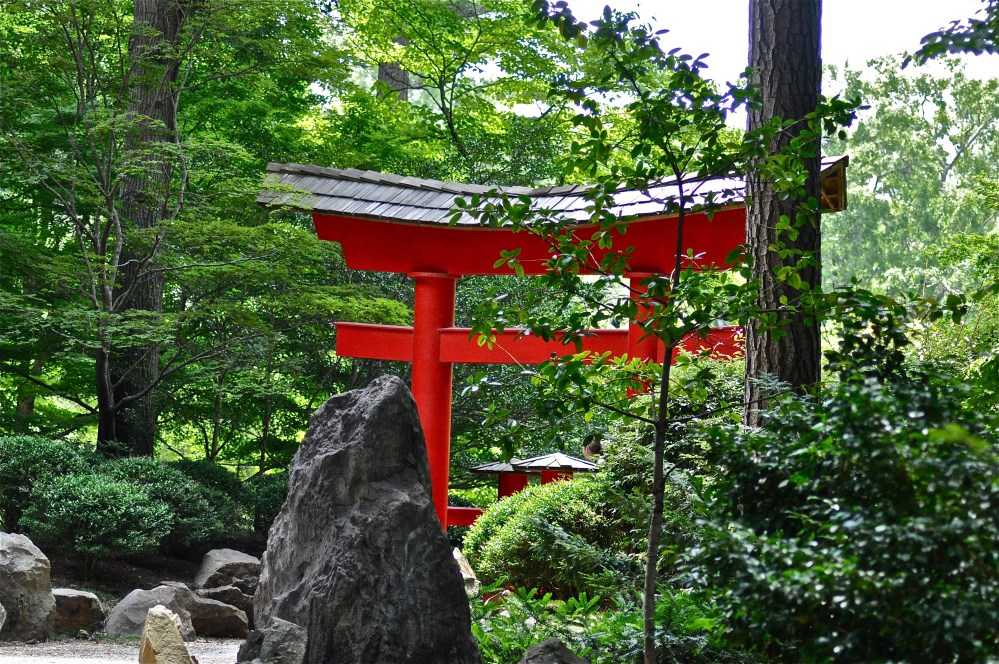 Red arch to enter the Japanese gardens