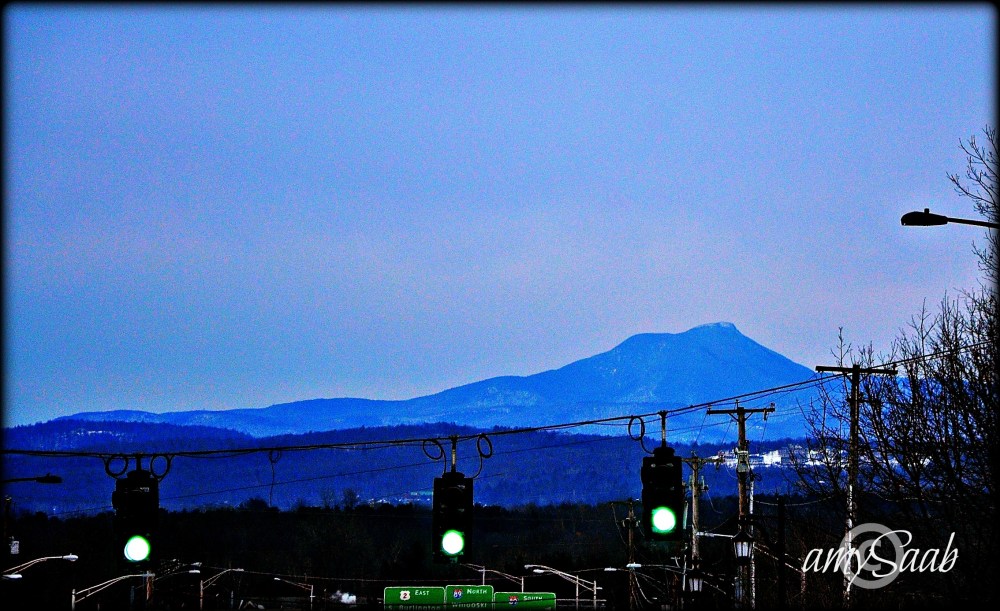 Camel's hump viewed in traffic
