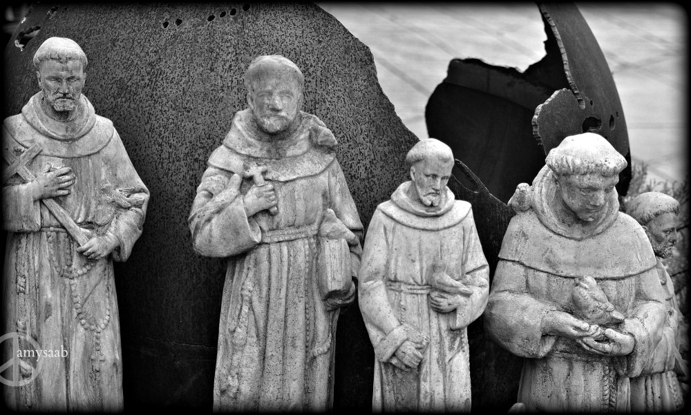 This garden art can be found at The Birmingham Botanical Gardens Leaf & Petal. Leaf & Petal is my most very favorite store/nursery in the whole wide world. (hint-- to my family members)