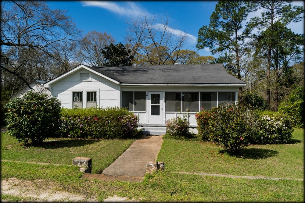 DSC06336LinndasOppHouse (1)